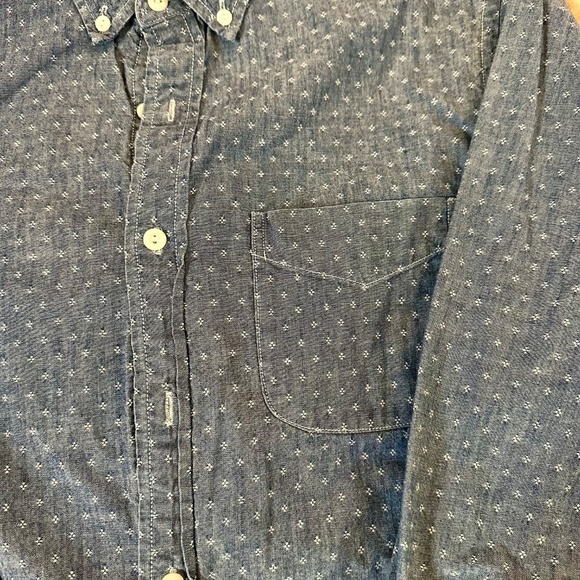 J. Crew chambray button-down shirt in diamond-pattern blue, size S - Picture 3 of 5